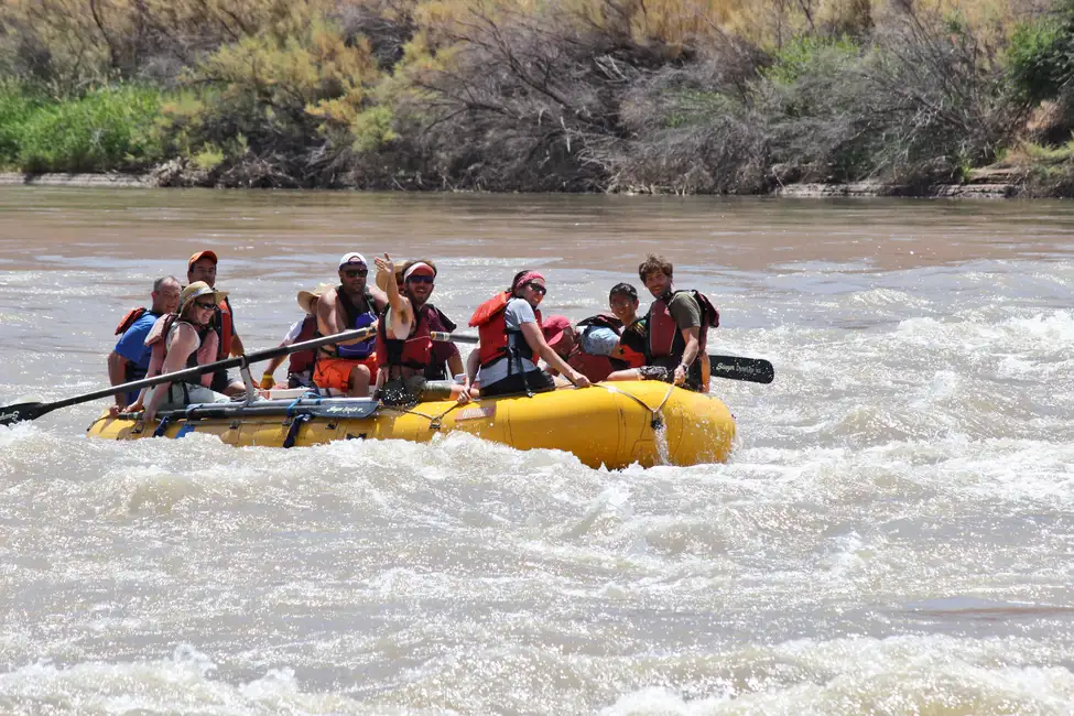 From Moab: Canyonlands 4x4 Drive and Colorado River Rafting